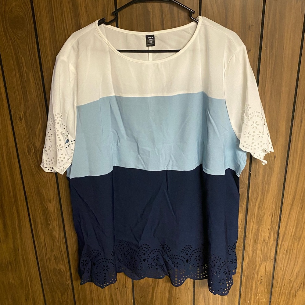 Blue & While Stripped Laser Cut Scalloped Trim Blouse 4x BNWOT